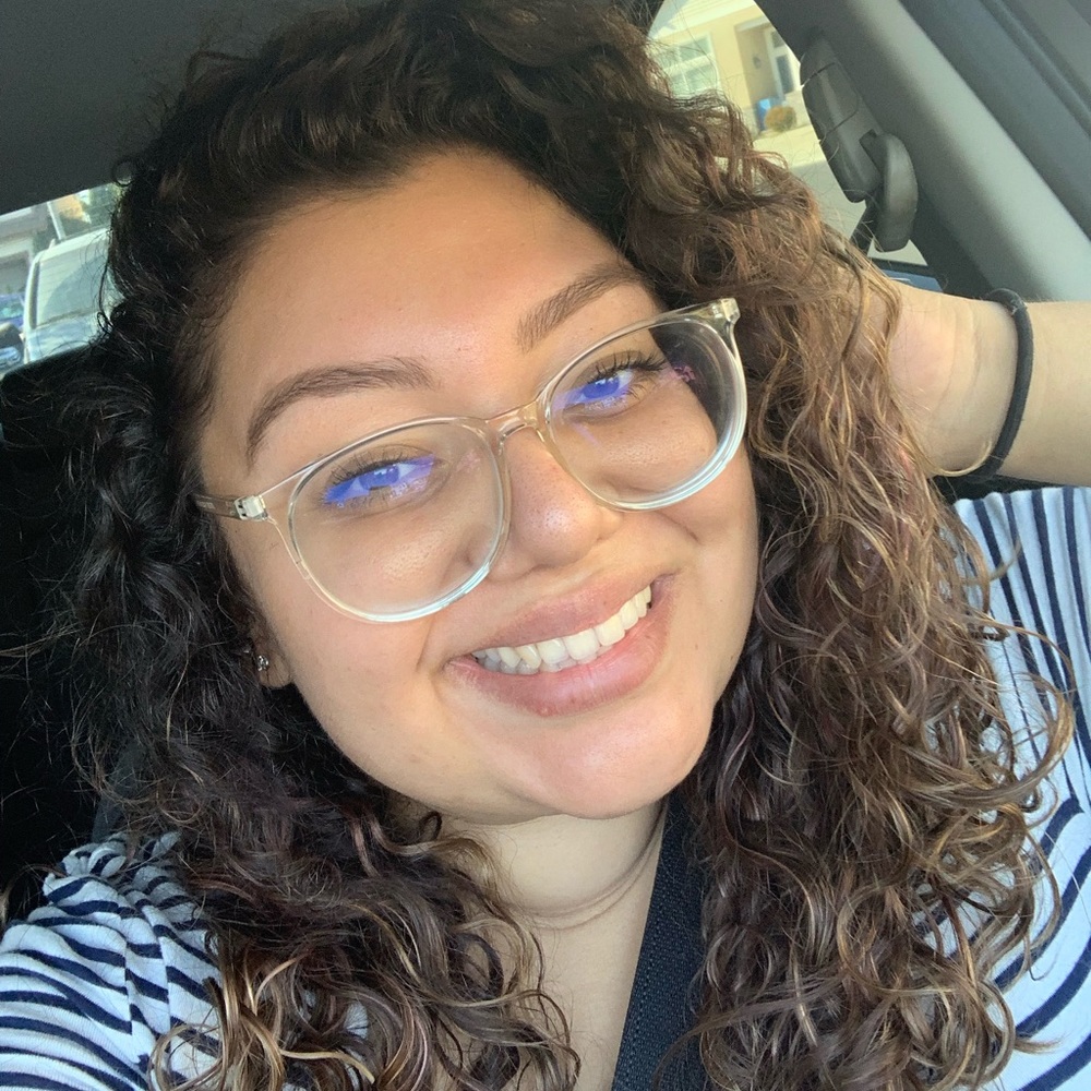 Meet your Posher, Mayra